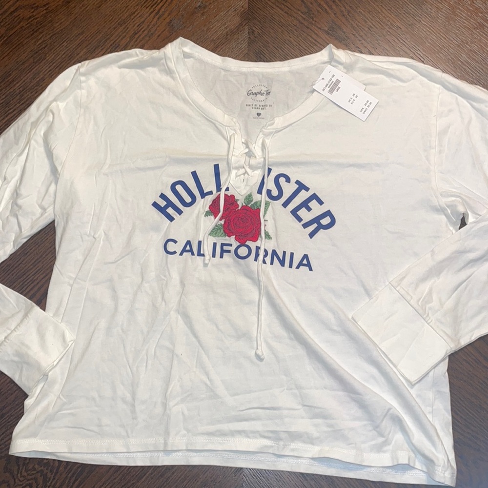 Women’s Long Sleeve Hollister California Graphic Tee Size Large- NWT
